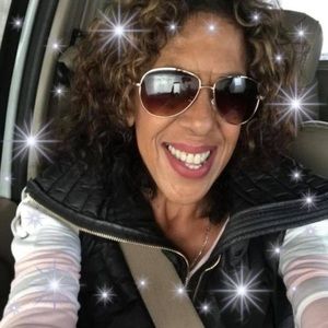 Meet your Posher, Denise